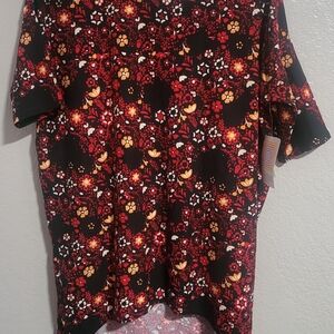 LuLaRoe Black and Red Floral Short Sleeve Top